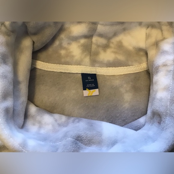 🩶🩶 Grey/White Cropped Cowl Neck Polar Fleece 🩶🩶 - Picture 2 of 3